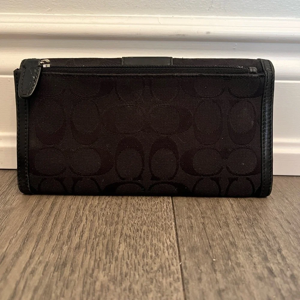 Coach Black Signature Wallet - Picture 4 of 7